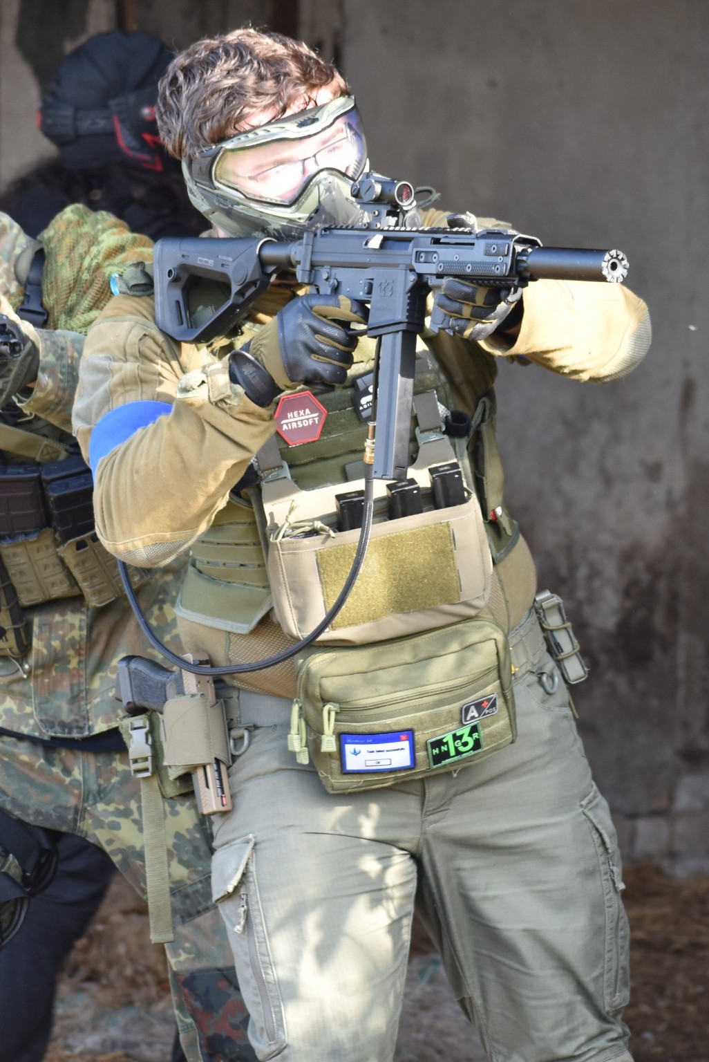 Airsoft-Spieler während eines Spiels