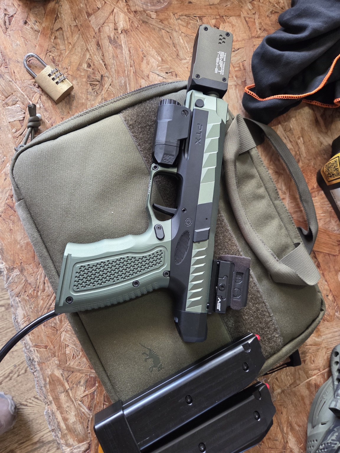 Individuell angepasste Airsoft-Pistole